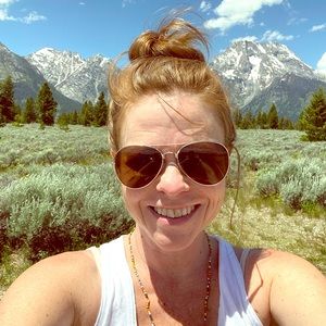 Meet your Posher, MJ